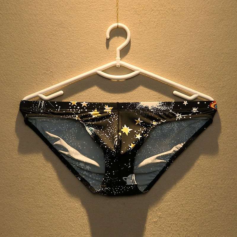 Men's Underwear Men's Briefs Ice Silk Breathable Personalityy Printed Triangle Shorts Summer Seamless Large Size Trousers