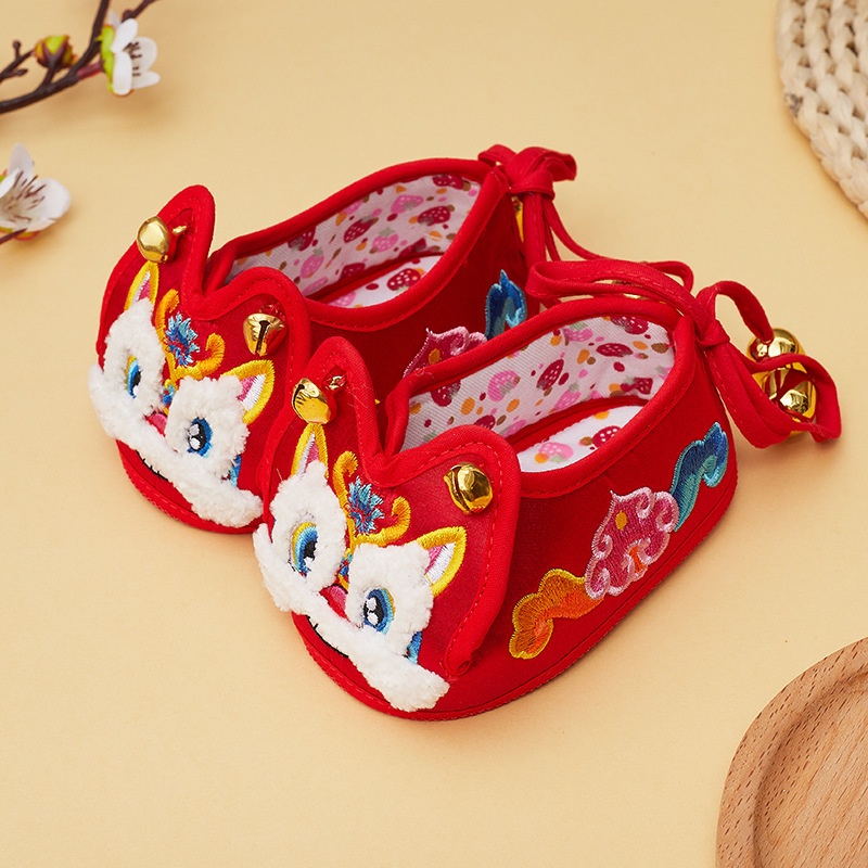National Auspicious Cloud Embroidery Soft Bottom Tiger Head Shoes For Men And Women Baby Pre-walking Shoes Infant Dragon Tiger Head Breathable Cloth Shoes