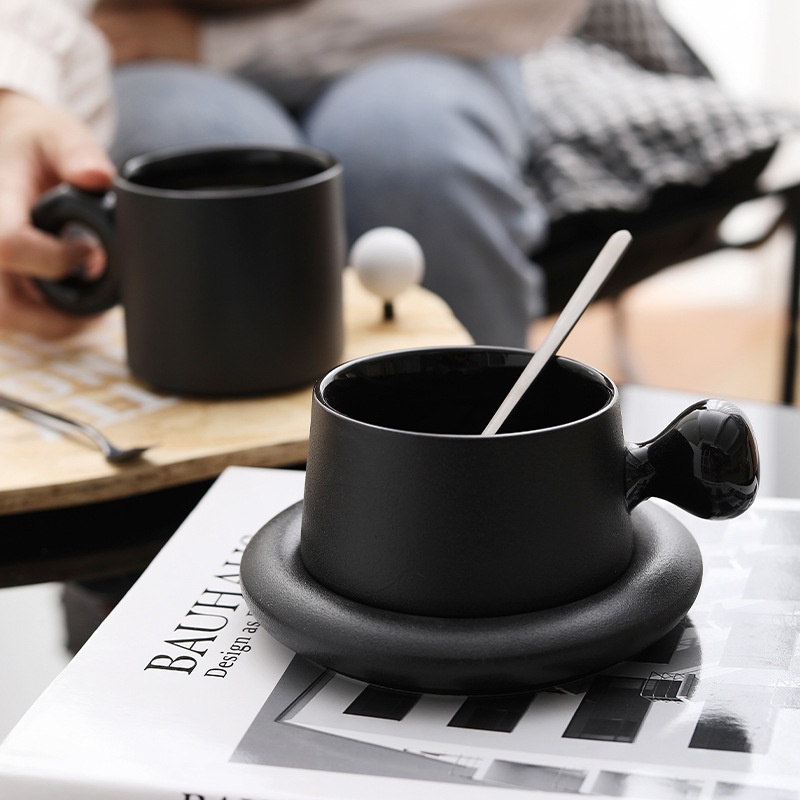 Nordic Simple Matte Black Glaze Ceramic Coffee Cup And Saucer Creative Coffee Cup Holder Home Cafe Restaurant Set