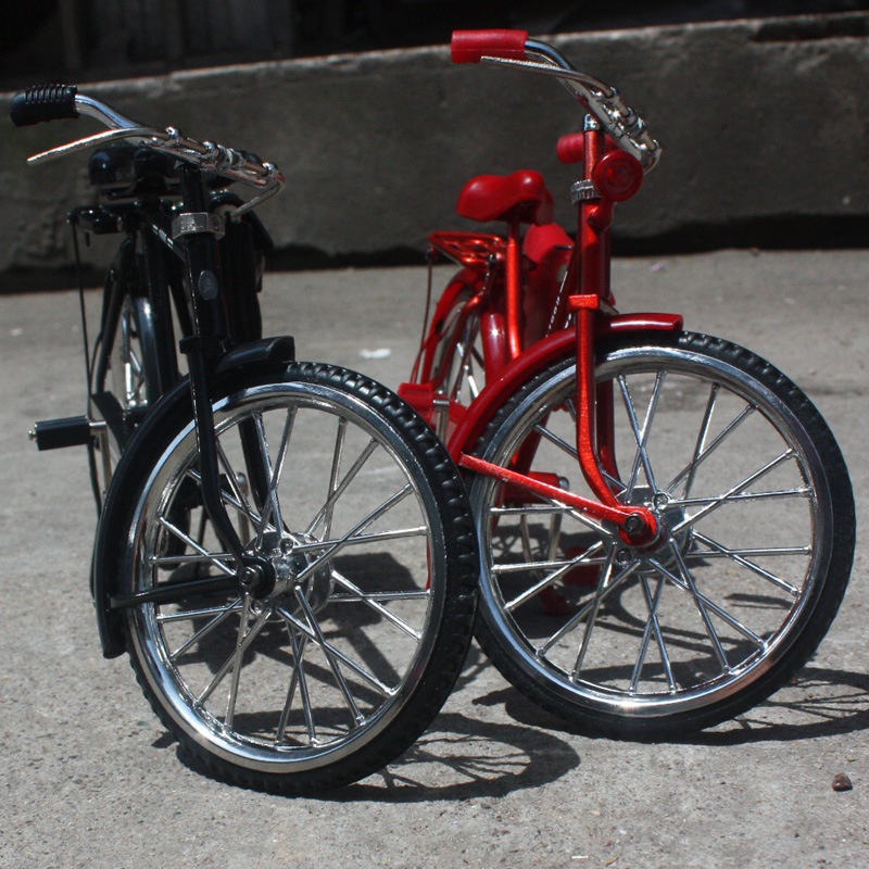 Creative Desktop C09/C26 Men's Bicycle Women's Bicycle With Leather Bag Lighter Retro Bicycle