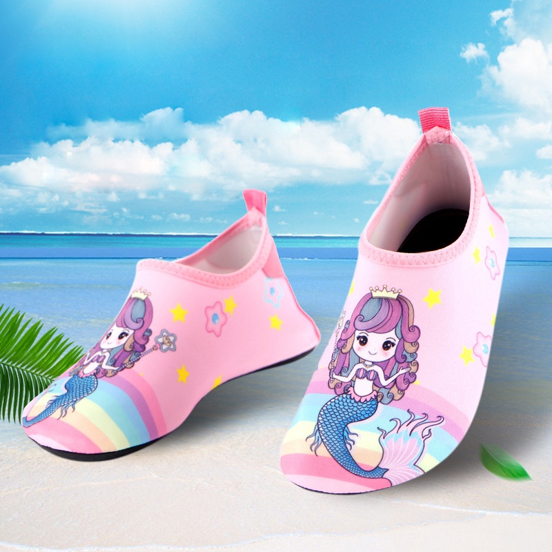 19 Children's River Tracing Shoes Outdoor Beach Shoes Cartoon Children's Summer Outdoor Snorkeling Shoes Soft Sole Shoes Socks