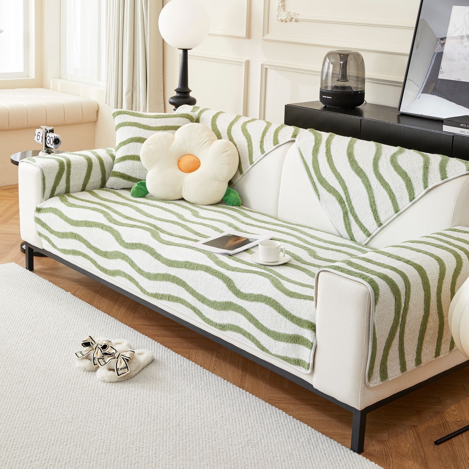 Style Skin-friendly Plush Sofa Cushion Anti-cat Scratch Leather Sofa Cover Towel Non-slip Fabric Cream Style Fashionable Home