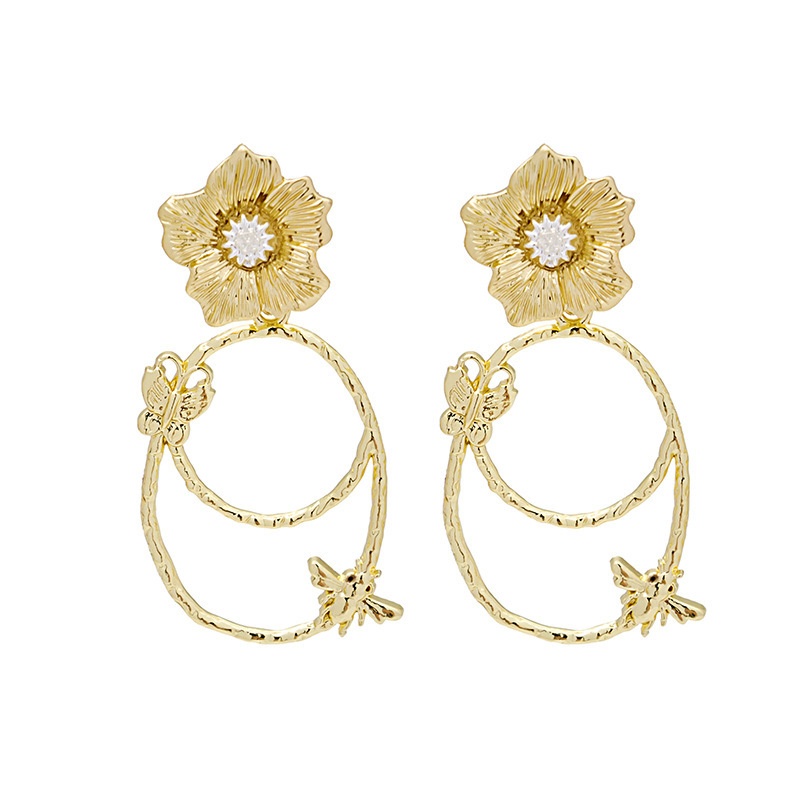 Silver Needle Retro Palace Style Hollow Flower Pearl Earrings Exaggerated Personality Hong Kong Styley All-match Earrings