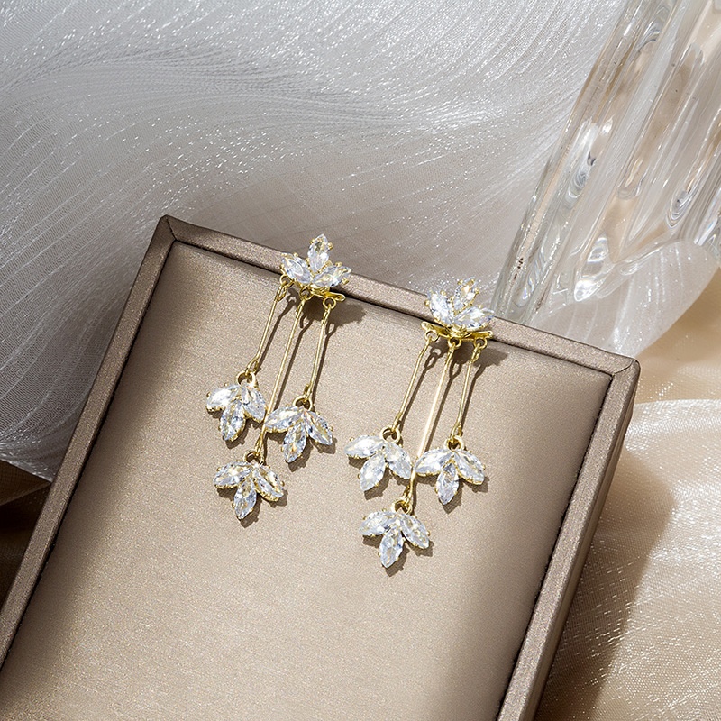 Silver Needle Flashing Zircon Maple Leaf Tassel Leaf Earrings Tassel Super Fairy Elegant Earrings