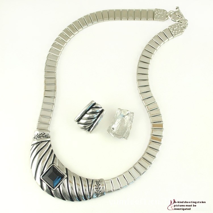 European And American Metal Punk Style Square Gemstone Exaggerated Necklace Set Strap Chain Retro Style Middle Eastern Jewelry