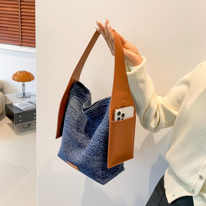 Niche Design Korean Style Casual Hand-held Tote Bag Femaley High-end Shoulder Messenger Bag