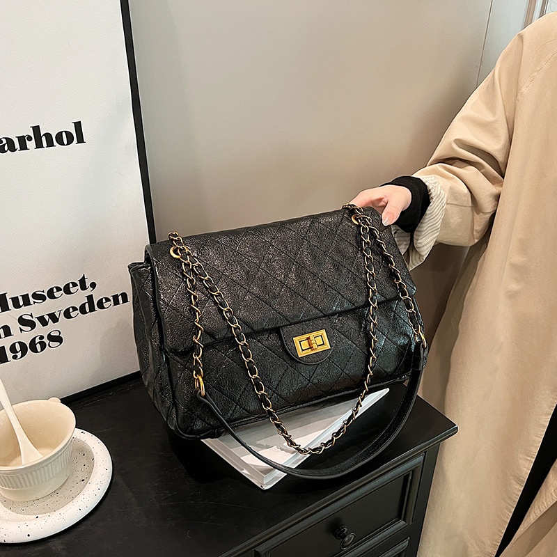 Fashion Diamond Chain Shoulder Tote Bag Female High-end Large-capacity Commuter Messenger Bag