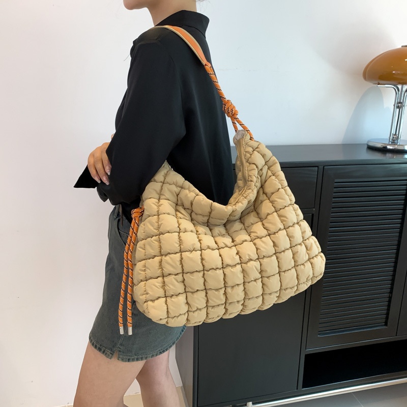 Large Capacity Pleated Rhombus One-shoulder Tote Bag For Women Foreign Trade Simple Fashion One-shoulder Messenger Bag