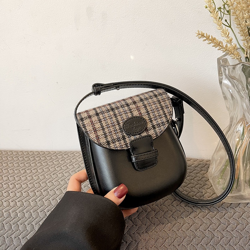 French Retro Small Bean Bag Women European And American Fashion High-end Texture Shoulder Messenger Bag