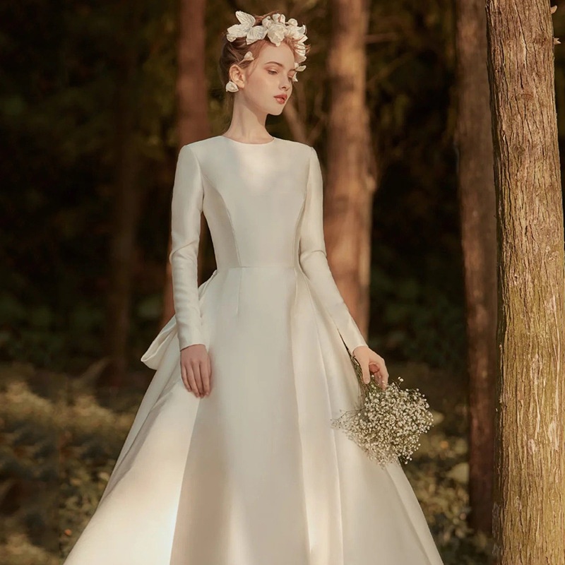 Wedding Dress White Trailing Bride Main Veil French Hepburn Style Satin Retro Long Sleeve Textured Evening Dress