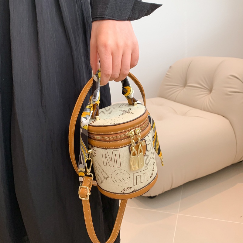 High-end Bag For Women,European And American Retro Portable Bucket Bag,Niche Printed Letter Shoulder Messenger Bag