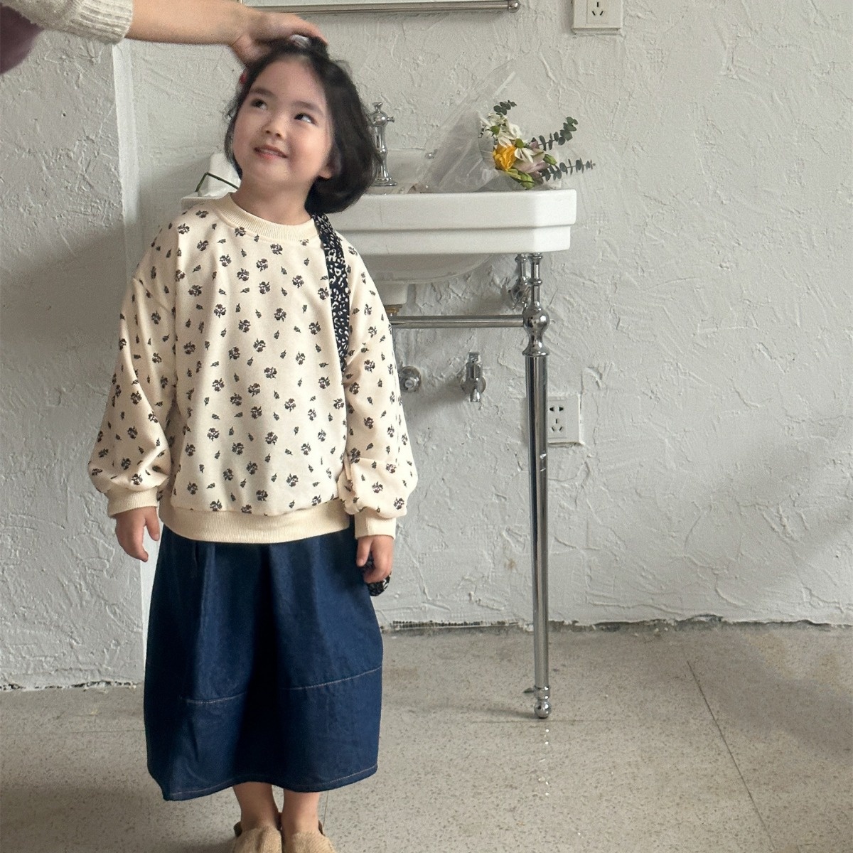 Children's Sweatshirt Spring Korean Version Girls Retro Printed Sweatshirt Children's Raglan Sleeve Pullover Round Neck Top