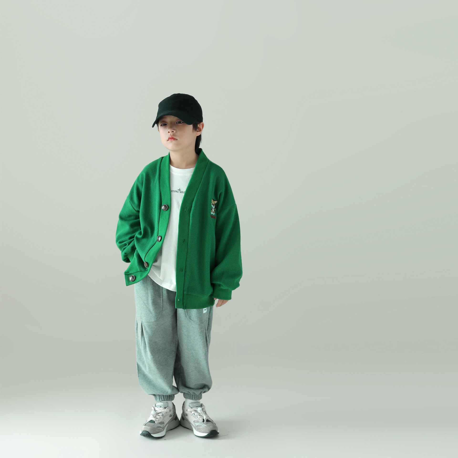 Spring And Autumn Children's Clothing Boys And Girls Western Style Casual Knitted Cardigan Children's Cartoon Embroidery Loose Jacket