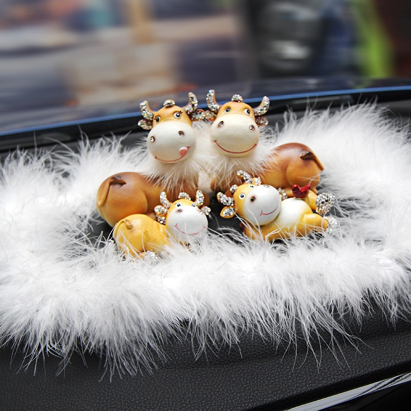 Car Center Console Decoration Cute Diamond-studded Calf Four Feather Pad Combination Car Ornaments Car Interior Accessories