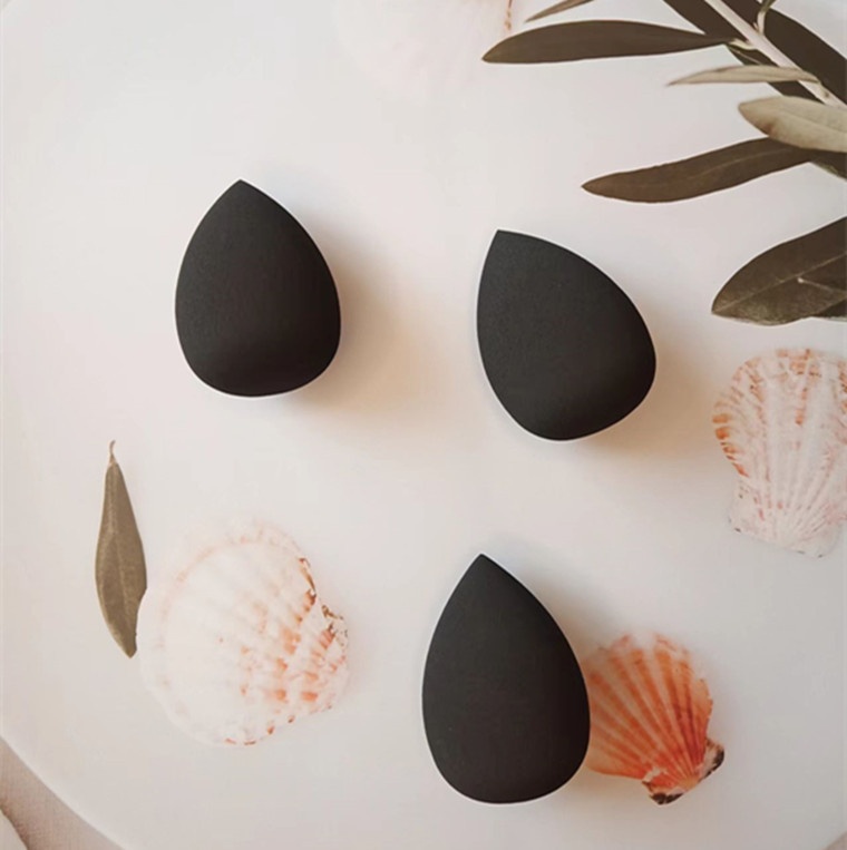 Black Beauty Egg Does Not Absorb Powder.The Sponge Egg Becomes Larger When Soaked In Water.Non-latex Makeup Powder Puff Can Be Used Wet Or Dry.