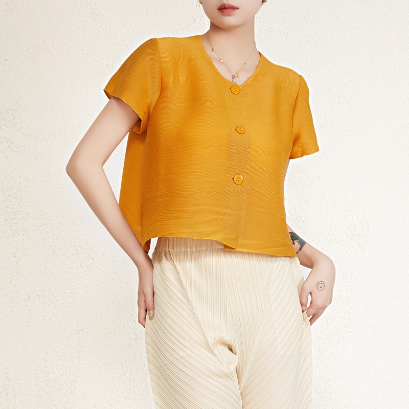 Button Design Niche Chiffon Shirt Summer Round Neck Short-sleeved Top Pleated Design Stylish
