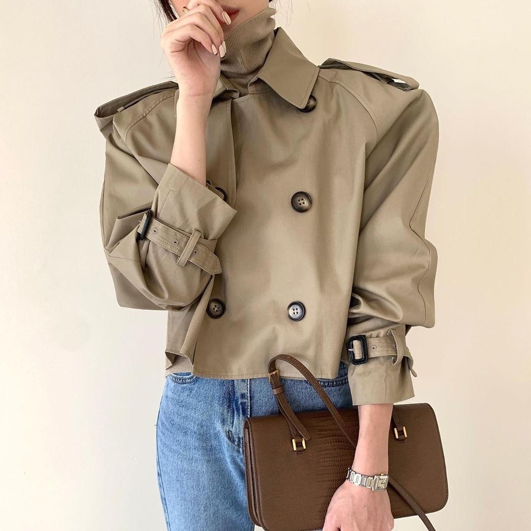 British-Style Short Trench Coat:Lapel Collar,Double-Breasted Design,And Long Sleeves