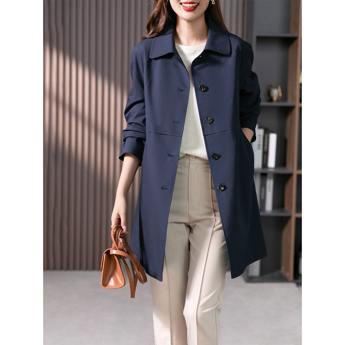 Mid-Length British-Style Trench Coat:Slim-Fit Straight-Cut Overcoat