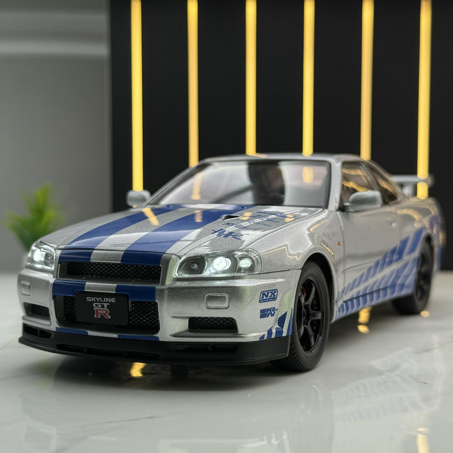 Weili Alloy Car Model1:24 Nissan GTR34 Sports Car Sound And Light Pull Back Toy Car Sound Effect Model Ornaments