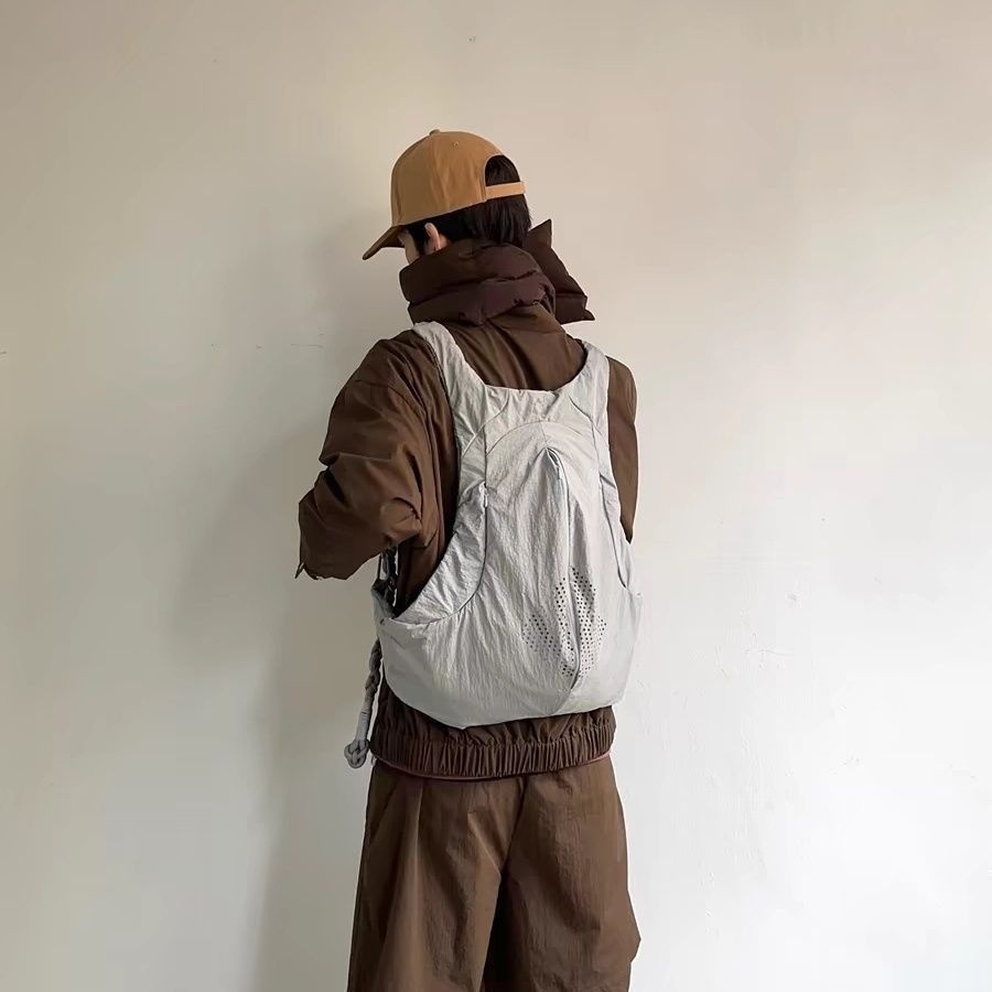 INTERRIS24 SSSpring And Summer Original Punching Two-color Structure Sports Leisure Backpack Commuting Outdoor Backpack