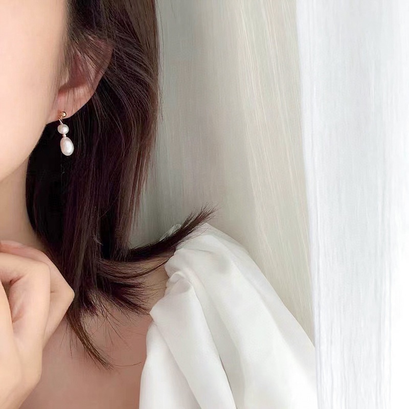 Natural Freshwater Pearl Earrings S925 Silver Needle Retro Simple High-end Baroque Pearl Earrings For Women