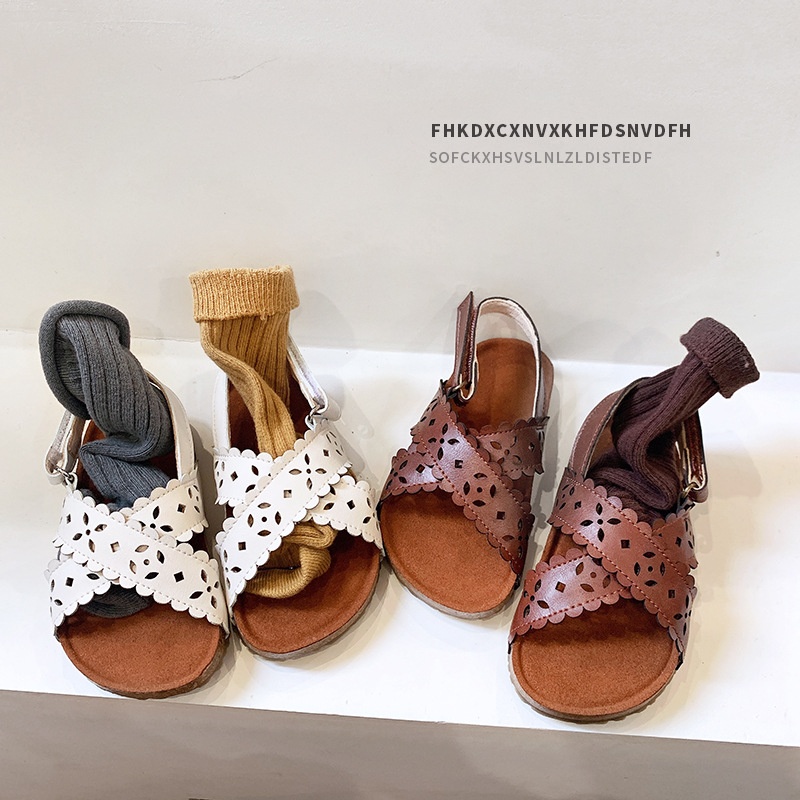 Carved Korean Children's Shoes Girls Sandals Summer Children's Cork Beach Shoes Soft Bottom Baby Casual Princess Shoes