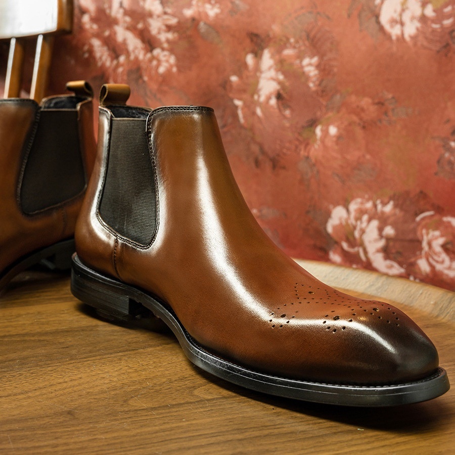 [Price For One Piece]Pointed Carved Chelsea Boots,Cowhide Men's Mid-cut Leather Boots,British Style Boots