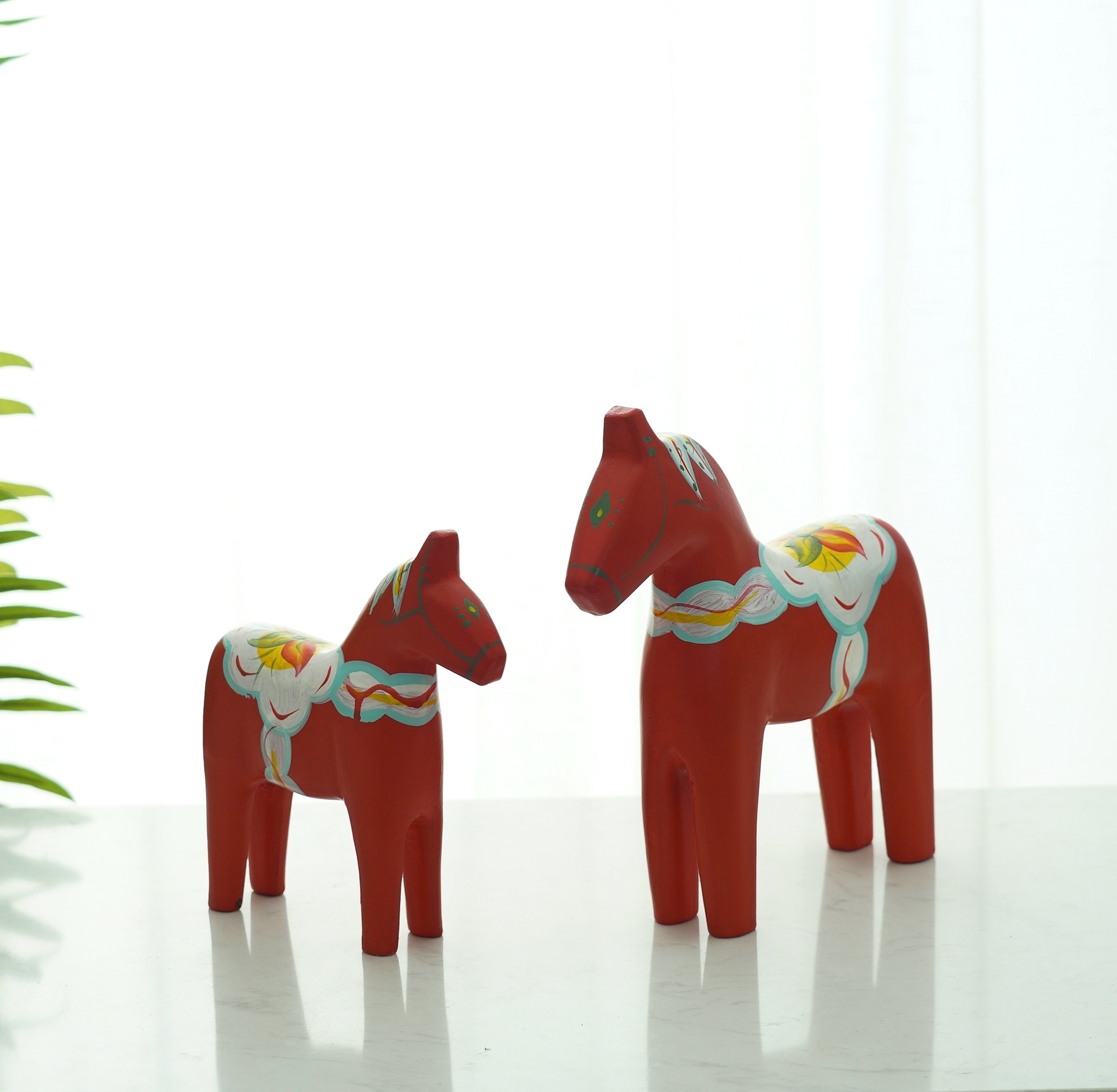 Mediterranean Style Zakka Wood Carving Red Horse Ornaments Painted Grinding Horse To Success Home Gift Wooden Horse Decoration