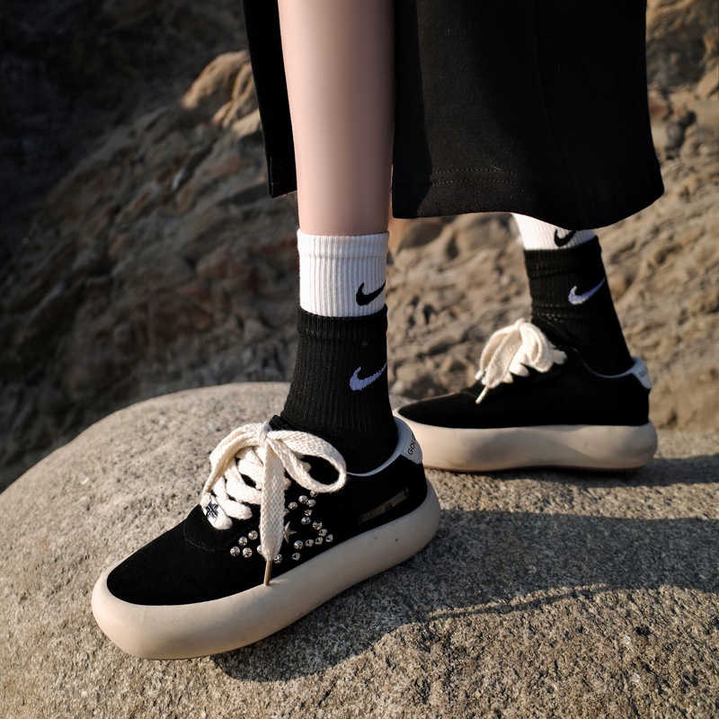 Korean Style Height-enhancing Thick-soled Rivet Five-pointed Star Spring Platform Mid-heel Cow Suede Lace-up Casual Single Shoes For Women