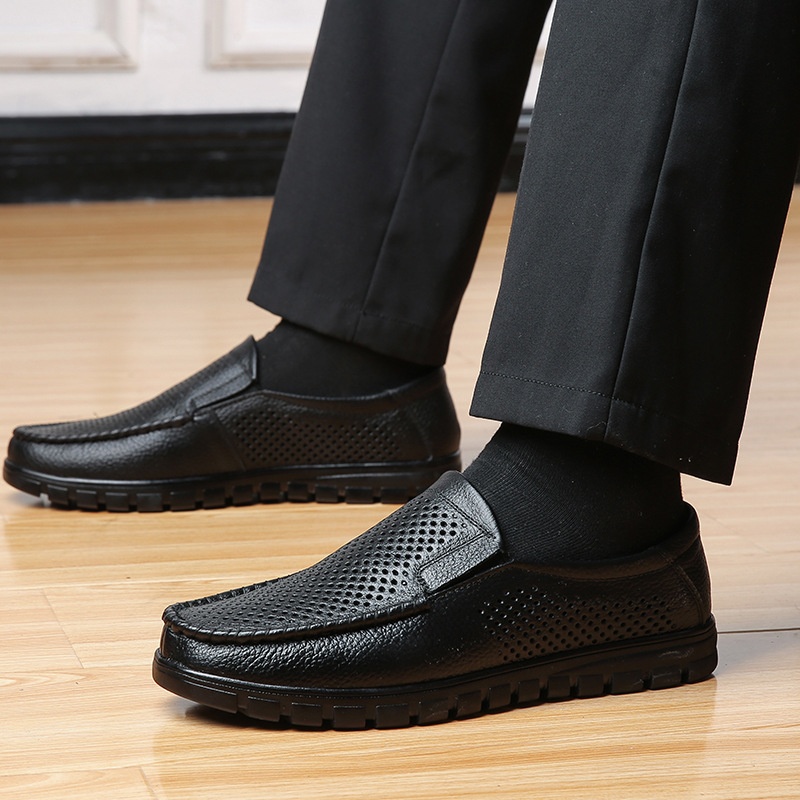 Summer Men's Leather Shoes Breathable Genuine Leather Sandals Casual Middle-aged And Elderly Dad Hollow Leather Sandals One Piece Dery