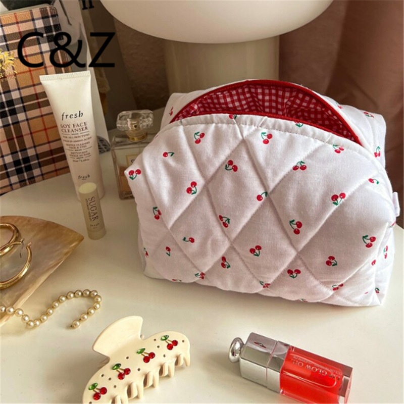 Hot-selling Small Cherry Cosmetic Bag Large Capacity Printed Quilted Zipper Bag Portable Gentle And Cute Storage Bag