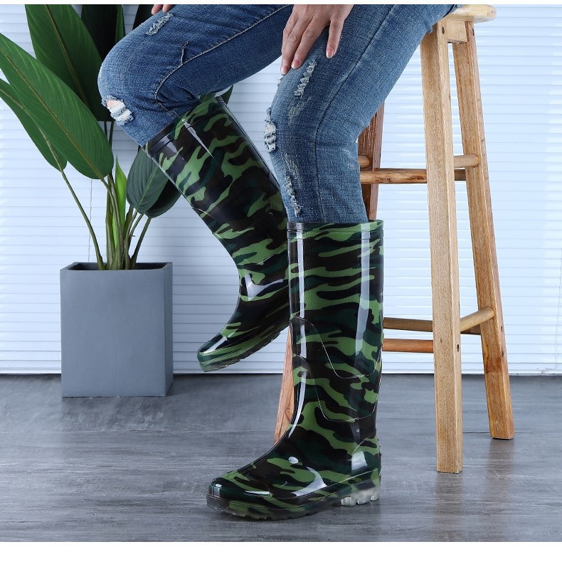 Long Black PVCMaterial Labor Protection Rain Boots Men's Construction Site Professional Waterproof Mid-tube Camouflage Rain Boots
