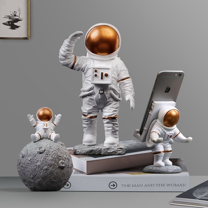 Astronaut Mobile Phone Holder Car Living Room Porch Home Good Things Hand-made Resin Crafts Ornaments