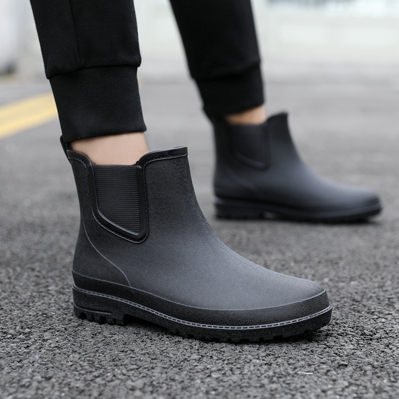 Stylish Short Tube Waterproof And Non-slip PVCMen's Rain Shoes.