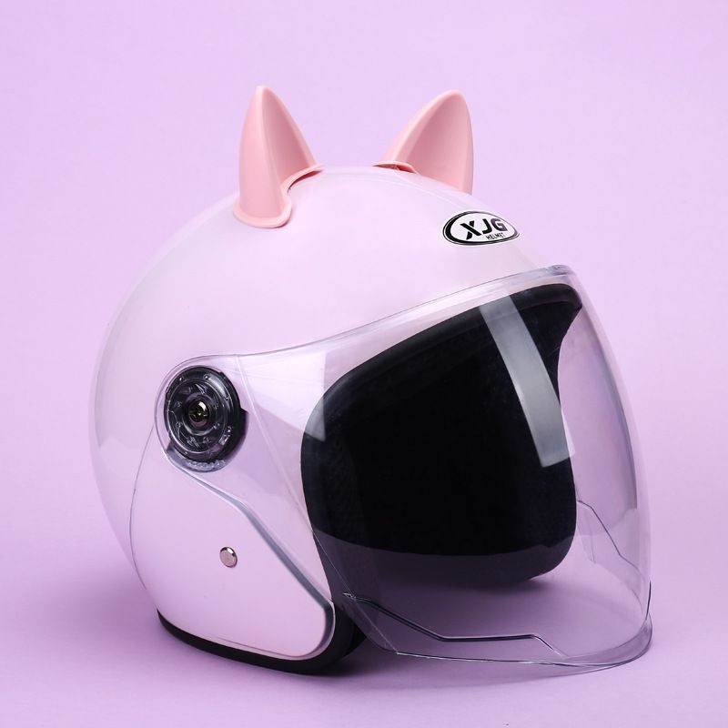 Stylish Motorcycle Helmet For Men And Women Rainproof Fogproof Durable Shatterproof Helmet For Electric And Motorbikes