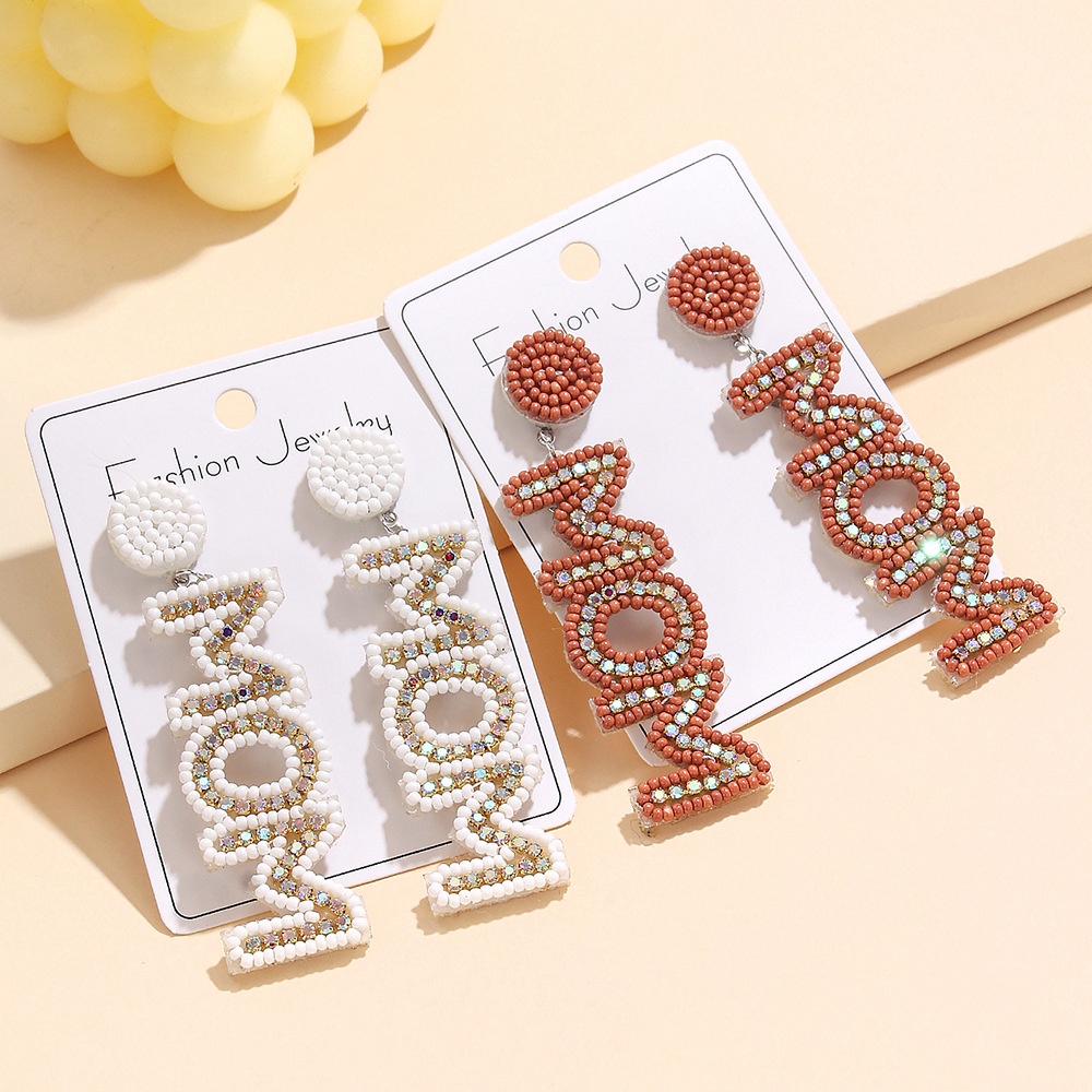 European And American Creative Letter Sequ MAMA Earrings Handmade Woven All-match Mother's Day Bead Earrings