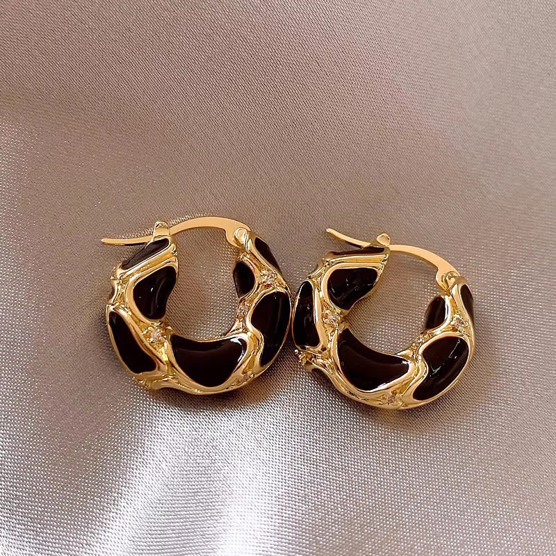 Light Luxury High-end Elegant Enamel Ear Buckle Fashion Design Sense Explosive Earrings French Drop Glaze Leopard Circle Earrings