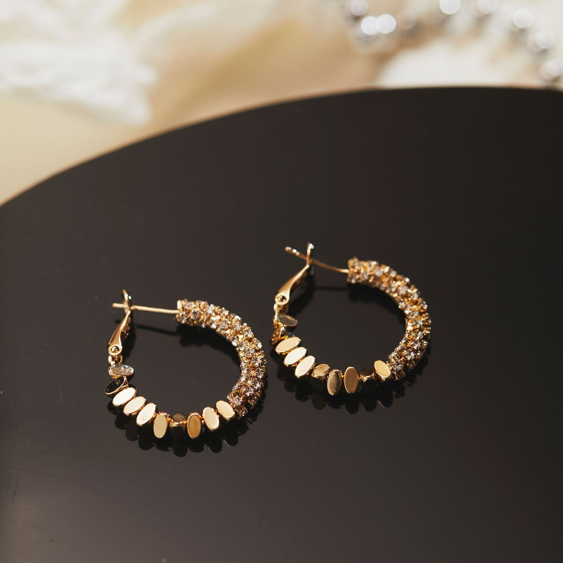 [Star Flash Contract] Autumn And Winter Light Luxury Broken Silver Hoop Earrings Mosquito Incense Plate Ear Clip No Ear Holes Niche Ear Ring Women