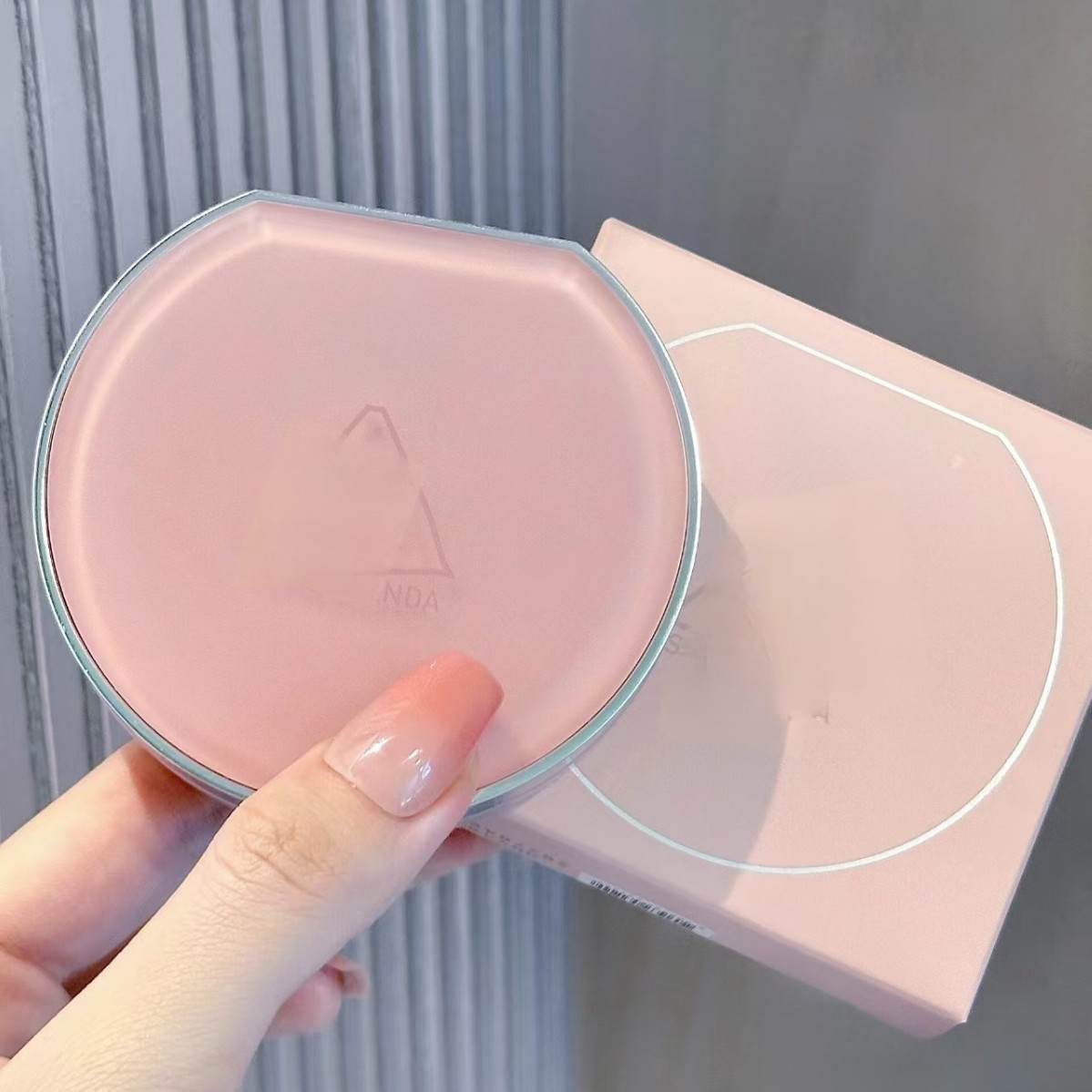 Hot Product 3.Ce Home Water Mist Powder Nude Skin Fitting Air Cushion Liquid Foundation Dry Skin Powder Cream 2 Colors Moisturizing Concealer