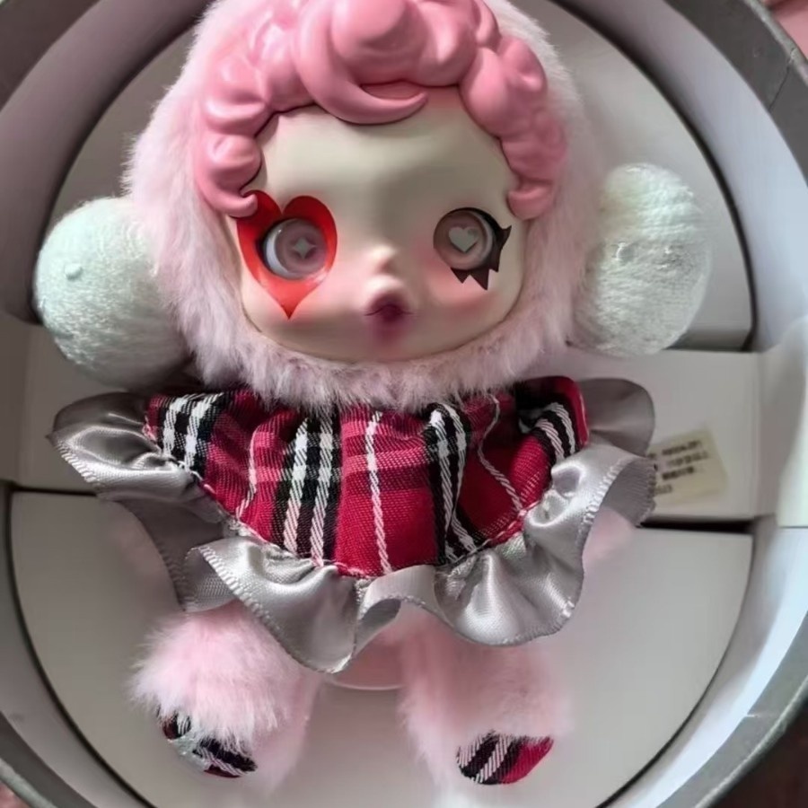 Blind Box Vinyl Tremolo Hot SKULLPANDA Winter Movement Series Plush Doll Peripheral Derivatives