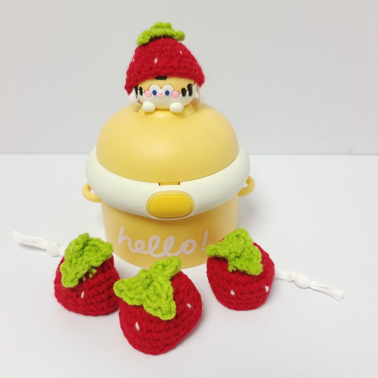 Hamster Parrot Small Pet Hat Toy Hat Hand Crocheted Strawberry Crochet Hat Pose Props