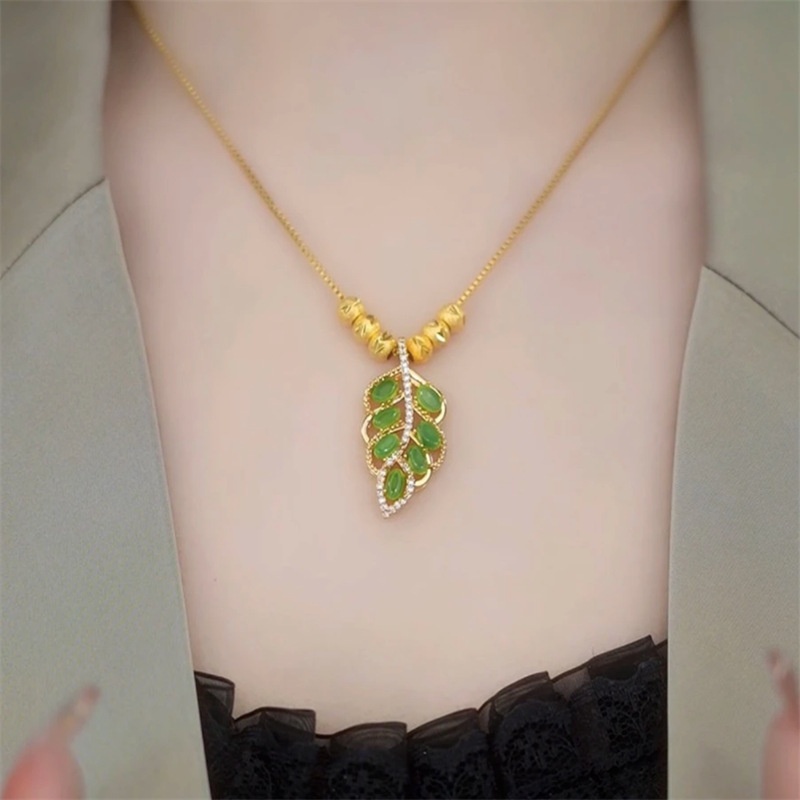 Products Gold Branches And Jade Leaves Pendant Women's Inlaid Craft Necklace Temperament High-end Fashion Clavicle Chain Accessories