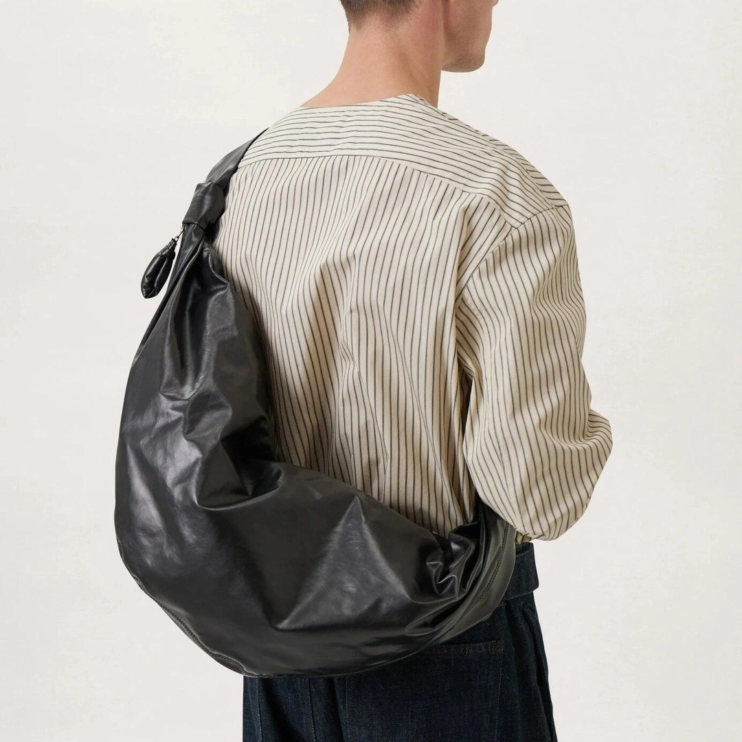 Small Crowd Horn Bag Paper Cowhide Wrinkled Top Layer Leather Single Shoulder Diagonal Bag Can Sing Dumplings Bag 24SS