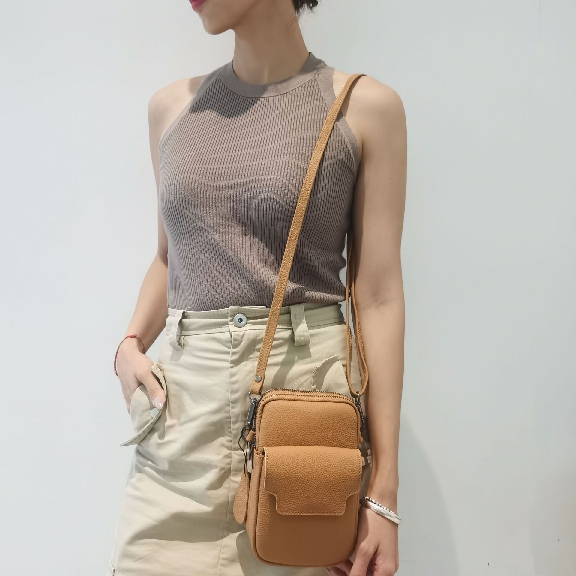 Top Layer Cowhide Genuine Leather Women's Bag Design Fashion Double Layer Pull Line Mobile Phone Bag Women's Single Shoulder Crossbody Small Bag Change