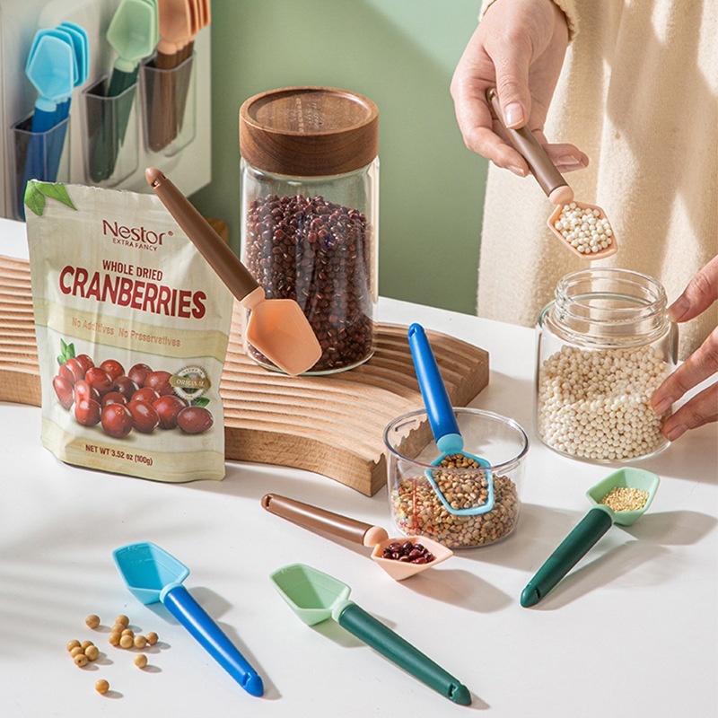 Food Sealing Clip Kitchen Refrigerator Magnetic Measuring Spoon Sealing Clip Integrated Plastic Snack Bag Fresh-keeping Moisture-proof Multifunctional