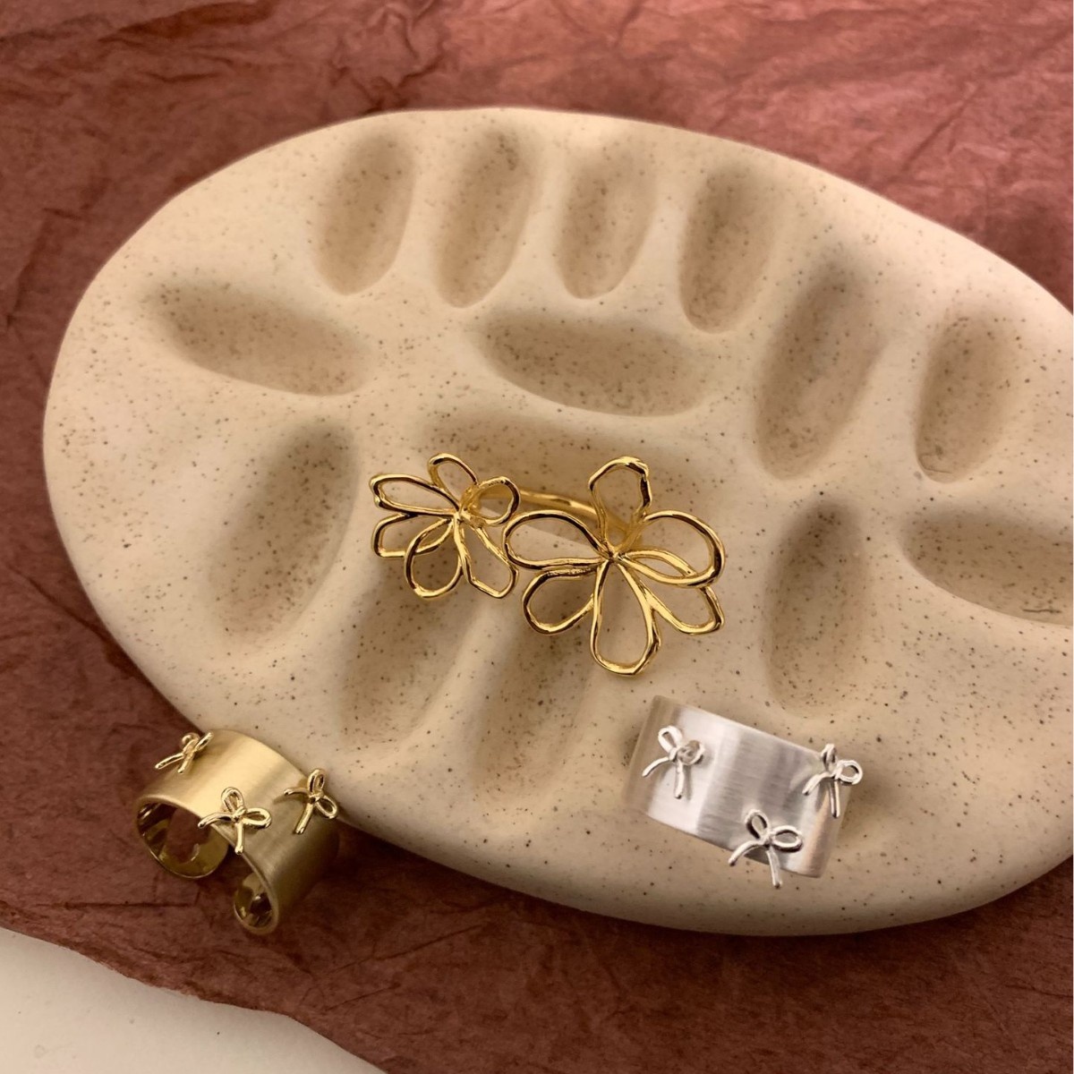 Flower And Butterfly Simple High-end Bow Wire-drawing Metal Open Ring Women's Unique And Exquisite All-match Fingered