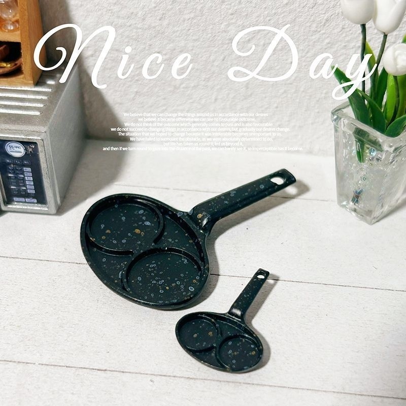 Miniature Food Play Metal Flat Bottom Frying Pan Toy Model Doll House Accessories Ob11 Mini Double Hole Frying Pan D367