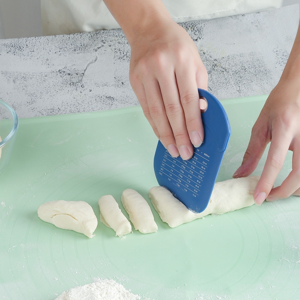 Silicone Flour Scraper Baking Mat Scraper Baking Tool Dough Knife Cutter Flour Scraper Roll Noodle Scraper
