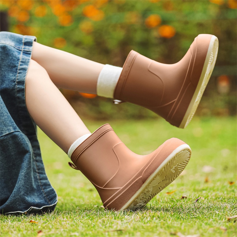 Fashionable And Simple Versatile Rain Shoes For Women