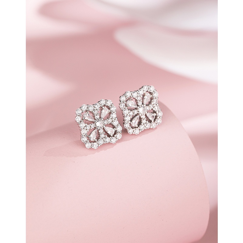 Full Diamond Four-leaf Clover Earrings For Women925 Sterling Silver Light Luxury High-end Niche Design Temperament Flower Earrings Earrings